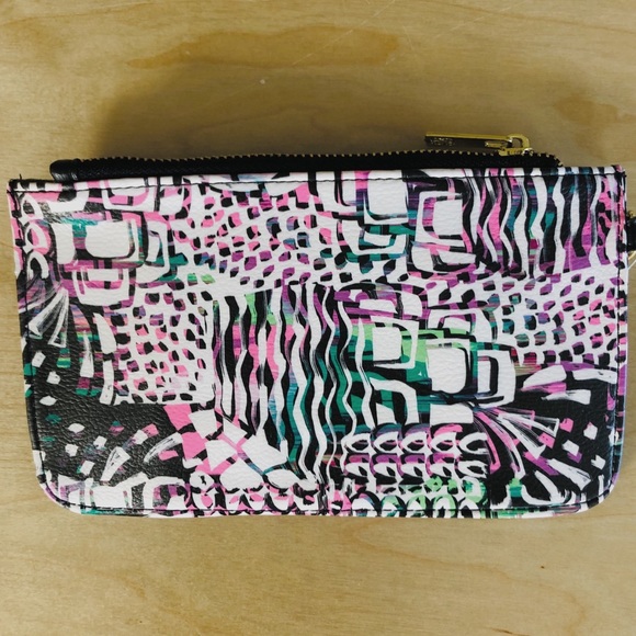 NWT Bandolino Single Compartment Wallet Wristlet - Picture 2 of 5